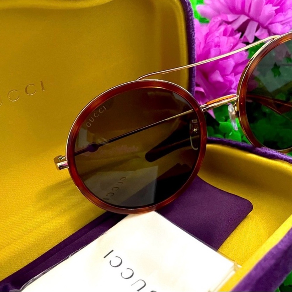 Gucci Women's Sunglasses - Gold and Brown